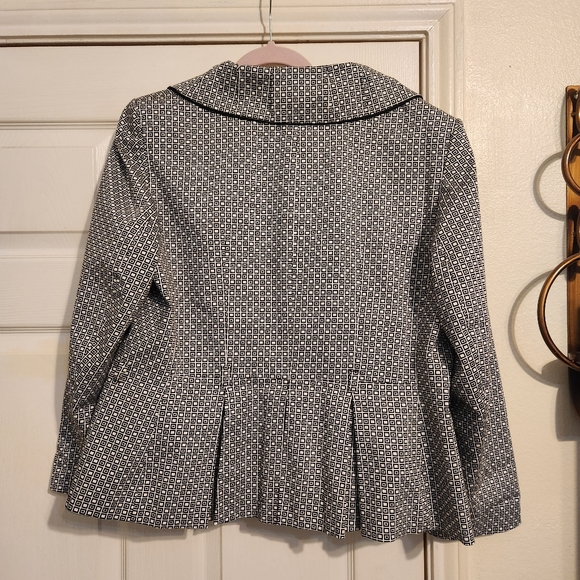 John Meyer Collection Black and White Geometric Block Pattern Jacket - Picture 4 of 6